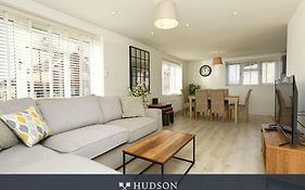 Townhouse In Shrewsbury With Parking